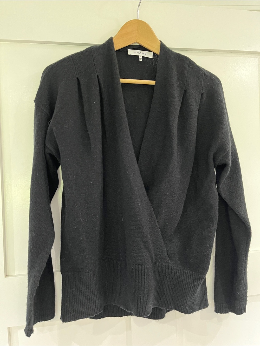 Frame criss cross wool/cashmere blend sweater size XS
